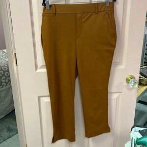 Women’s size medium, Capri pants NWOT